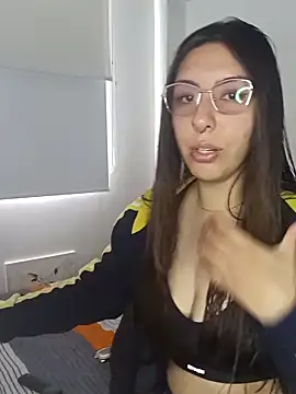 Snapshot of Nikolth_4 chatting on February 2026 03:28:01 PM Nikolth 4 online show from February 2026 03:28:01 PM