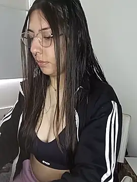 Snapshot of Nikolth_4 chatting on February 2026 04:33:01 PM Nikolth 4 online show from February 2026 04:33:01 PM