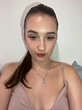 Snapshot of Green_eyes_lady chatting on July 2026 02:45:01 PM Green eyes lady online show from July 2026 02:45:01 PM