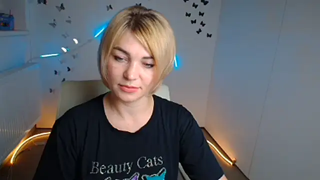 Snapshot of CuttieEmma chatting on August 2026 12:07:01 PM CuttieEmma online show from August 2026 12:07:01 PM