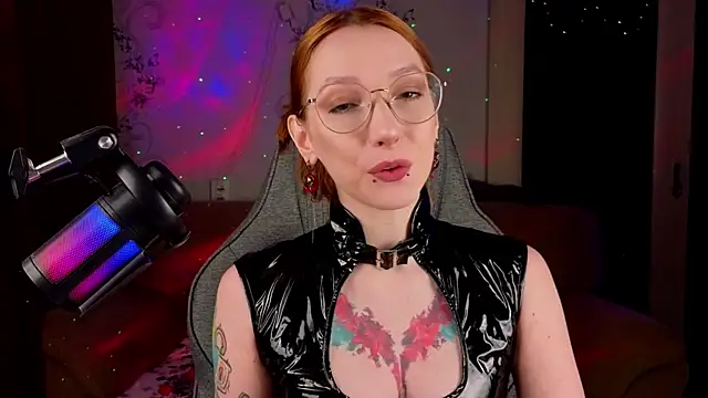 Vamp Mila online show from April 2026 06:13:02 PM