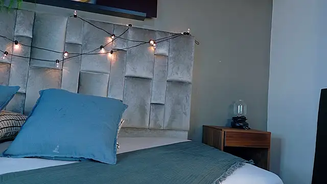 EmmaLou   online show from February 2026 04:16:02 AM