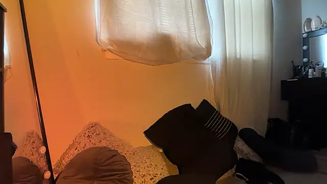 SunniSoles99 online show from March 2026 03:37:02 PM