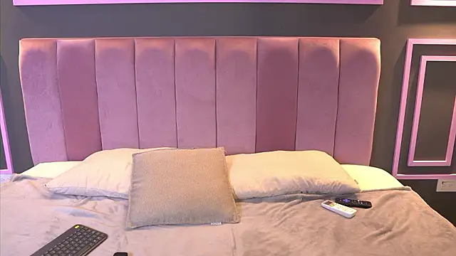 Snapshot of LiliCoxx chatting on February 2026 12:44:02 PM LiliCoxx online show from February 2026 12:44:02 PM