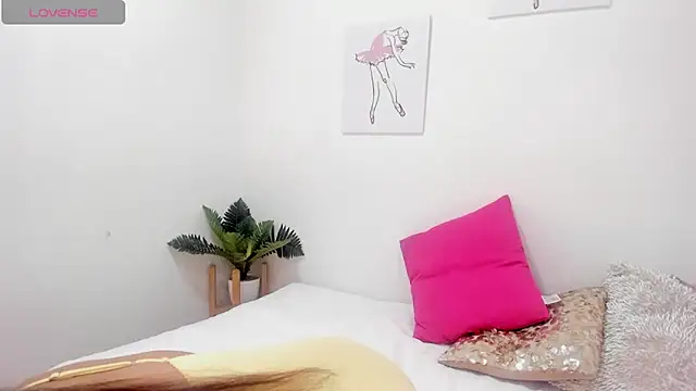 SamiraMalek  online show from February 2026 01:32:02 PM