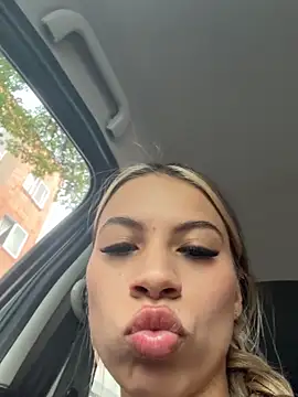 Snapshot of Mia_Rosee1 chatting on July 2026 07:51:01 PM Mia Rosee1 online show from July 2026 07:51:01 PM