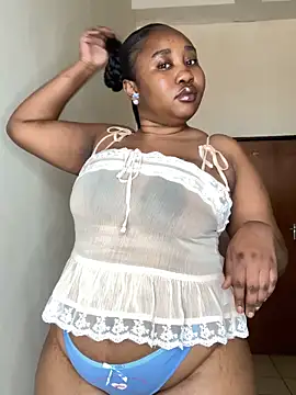 Snapshot of MeekyCurvyAss chatting on May 2026 10:45:01 AM MeekyCurvyAss online show from May 2026 10:45:01 AM
