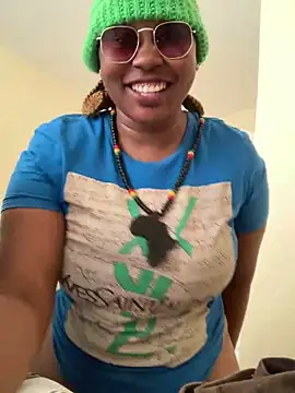 Snapshot of MeekyCurvyAss chatting on July 2026 12:40:02 PM MeekyCurvyAss online show from July 2026 12:40:02 PM