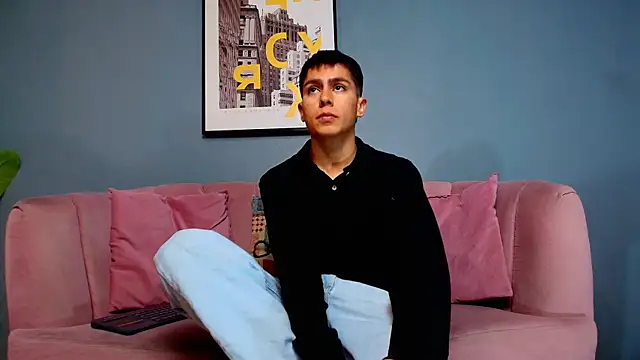 Snapshot of Aron_pulse chatting on February 2026 01:16:01 PM Aron pulse online show from February 2026 01:16:01 PM