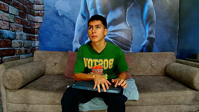 Snapshot of Aron_pulse chatting on February 2026 01:40:01 PM Aron pulse online show from February 2026 01:40:01 PM