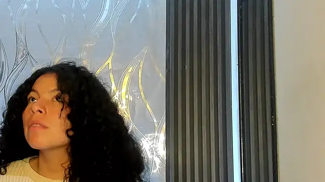 Snapshot of Zoe-yanin chatting on February 2026 06:58:01 PM Zoe-yanin online show from February 2026 06:58:01 PM