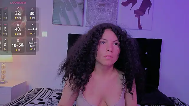 Snapshot of Zoe-yanin chatting on February 2026 06:42:01 PM Zoe-yanin online show from February 2026 06:42:01 PM