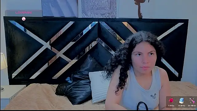 Zoe-yanin online show from April 2026 07:15:01 PM