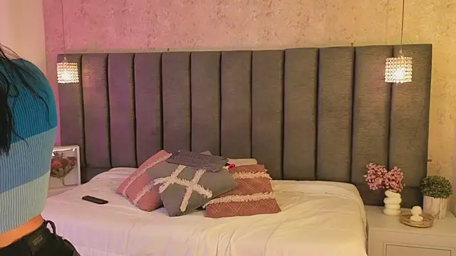 SofiaCortes4 online show from April 2026 02:29:01 PM