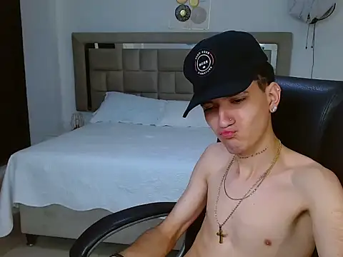 eroboyxox online show from February 2026 09:02:01 PM