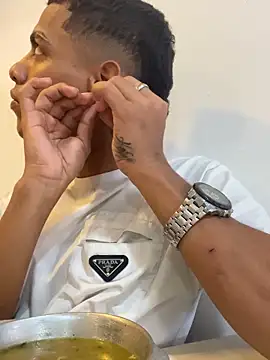 dominick fran online show from April 2026 06:26:01 PM