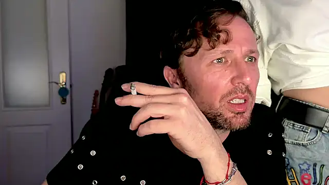 Snapshot of Virale chatting on March 2026 02:28:02 AM Virale online show from March 2026 02:28:02 AM