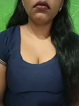 Snapshot of Parul-009 chatting on June 2026 06:07:01 AM Parul-009 online show from June 2026 06:07:01 AM
