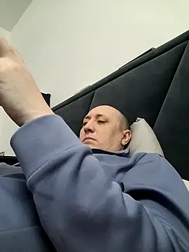 Snapshot of leoniddeni chatting on February 2026 03:41:02 PM leoniddeni online show from February 2026 03:41:02 PM