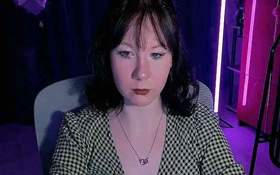 Snapshot of marty_bree chatting on May 2026 05:18:01 PM marty bree online show from May 2026 05:18:01 PM