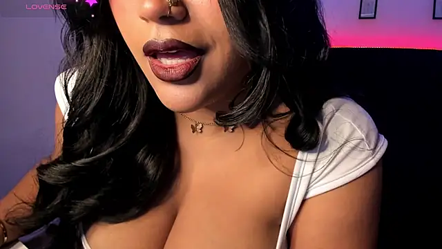Snapshot of Kamala_Khan_Tx chatting on July 2026 06:28:02 PM Kamala Khan Tx online show from July 2026 06:28:02 PM