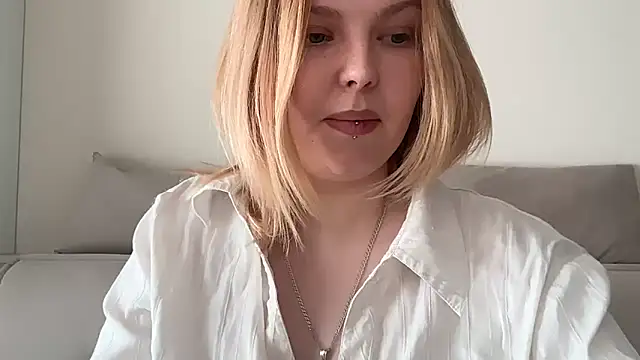 Ophelia Ritz online show from June 2026 06:52:02 AM