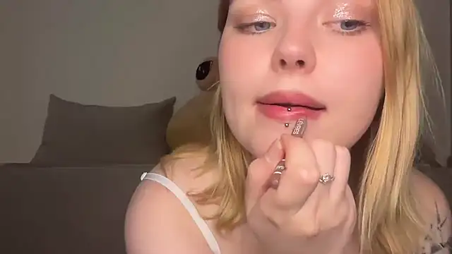 Snapshot of Ophelia_Ritz chatting on June 2026 10:37:02 AM Ophelia Ritz online show from June 2026 10:37:02 AM