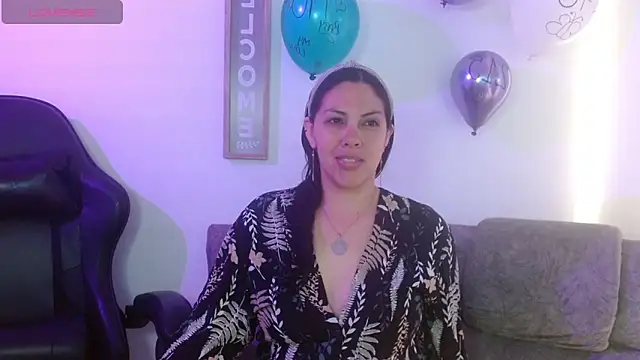 Iris bloom69 online show from April 2026 12:42:01 PM