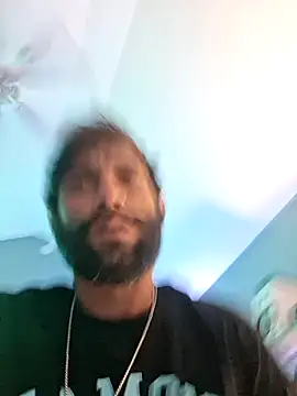 Snapshot of TrndSettr chatting on February 2026 01:35:02 AM TrndSettr online show from February 2026 01:35:02 AM