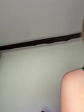 Snapshot of Zoey__08 chatting on May 2026 01:17:02 PM Zoey 08 online show from May 2026 01:17:02 PM