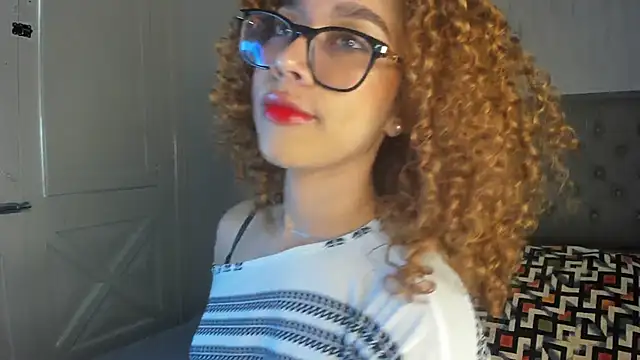 Sienna brunette online show from April 2026 12:12:01 PM