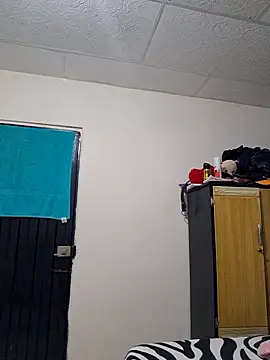 Cris18sexy online show from March 2026 01:24:01 AM