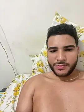 Snapshot of Henryzer7 chatting on February 2026 05:06:01 AM Henryzer7 online show from February 2026 05:06:01 AM