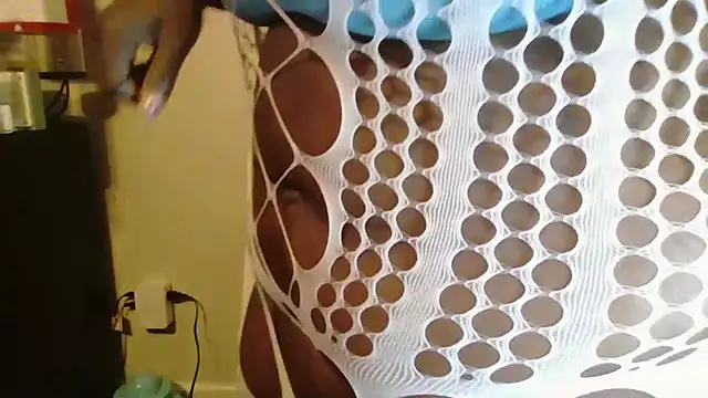 Snapshot of theetashelly chatting on July 2026 05:32:02 AM theetashelly online show from July 2026 05:32:02 AM