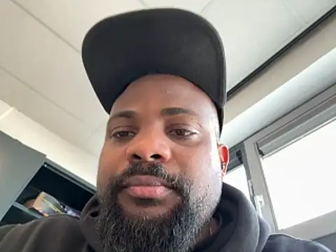 BigCatXLOfficial online show from April 2026 01:00:02 PM