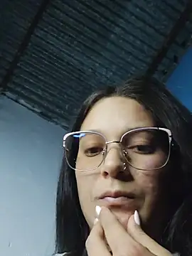 Snapshot of Perla_and_Maikol chatting on February 2026 03:00:02 AM Perla and Maikol online show from February 2026 03:00:02 AM