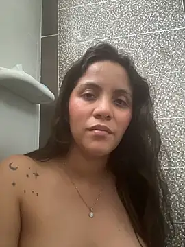 paulina ponce online show from February 2026 10:17:01 PM