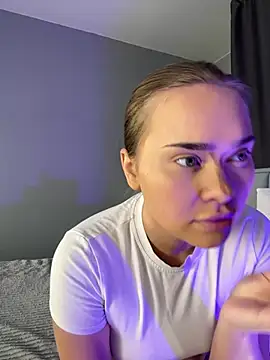 Snapshot of MonicaWestt chatting on February 2026 06:42:02 AM MonicaWestt online show from February 2026 06:42:02 AM