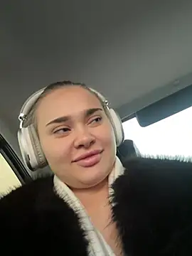 Snapshot of MonicaWestt chatting on February 2026 06:10:02 AM MonicaWestt online show from February 2026 06:10:02 AM