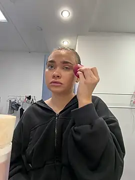 MonicaWestt online show from April 2026 07:06:01 AM