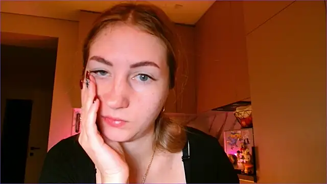 Snapshot of BluueSilk chatting on February 2026 06:23:01 AM BluueSilk online show from February 2026 06:23:01 AM