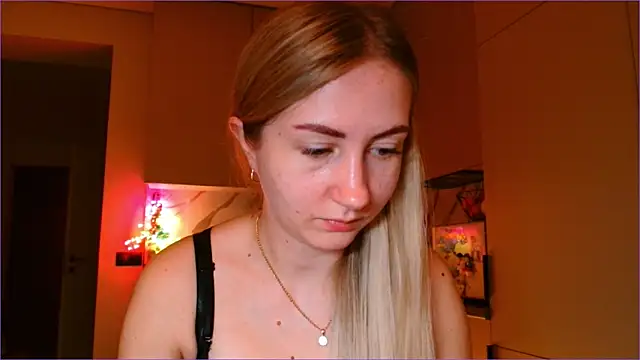 Snapshot of BluueSilk chatting on February 2026 06:50:01 AM BluueSilk online show from February 2026 06:50:01 AM