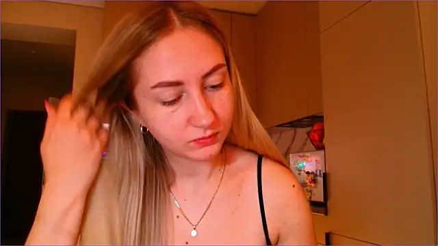 Snapshot of BluueSilk chatting on February 2026 06:20:01 AM BluueSilk online show from February 2026 06:20:01 AM