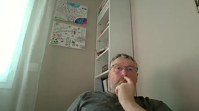 Snapshot of doudou310 chatting on February 2026 05:03:01 PM doudou310 online show from February 2026 05:03:01 PM