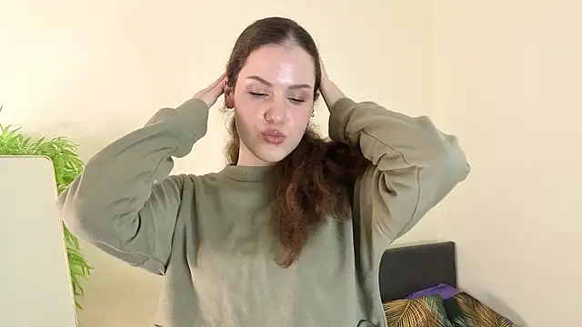 Snapshot of Lili_Torin chatting on February 2026 03:39:02 PM Lili Torin online show from February 2026 03:39:02 PM