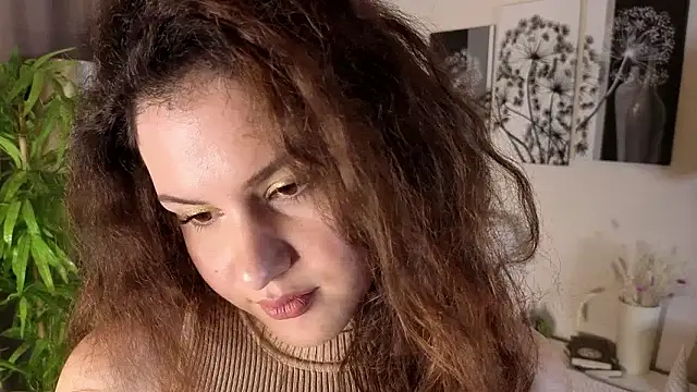 Snapshot of Lili_Torin chatting on February 2026 01:41:02 PM Lili Torin online show from February 2026 01:41:02 PM