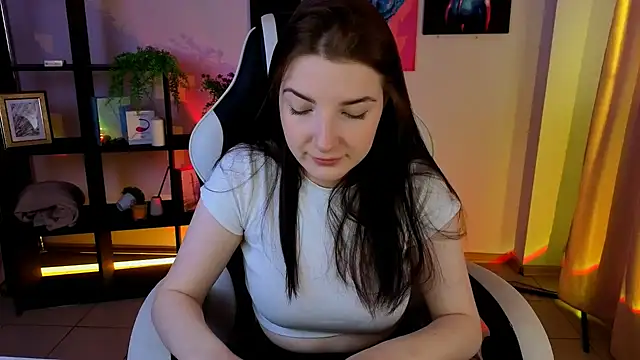 Snapshot of AliceChanel chatting on May 2026 04:43:02 AM AliceChanel online show from May 2026 04:43:02 AM