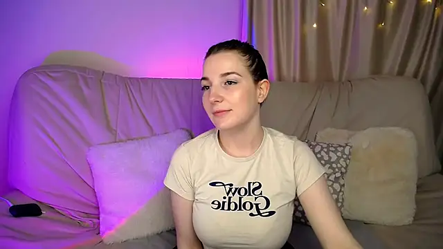 Snapshot of AliceChanel chatting on May 2026 03:48:02 AM AliceChanel online show from May 2026 03:48:02 AM