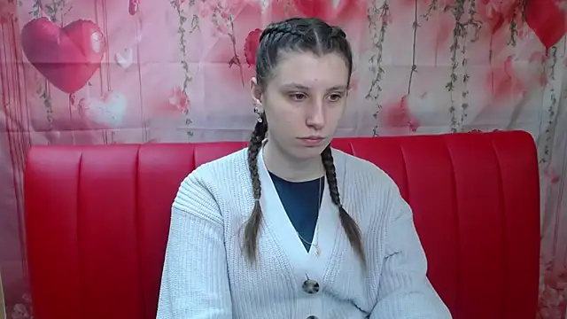 Snapshot of LilianaShine chatting on February 2026 06:13:01 AM LilianaShine online show from February 2026 06:13:01 AM