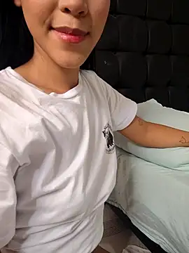 Luucia 09 online show from February 2026 07:28:01 PM